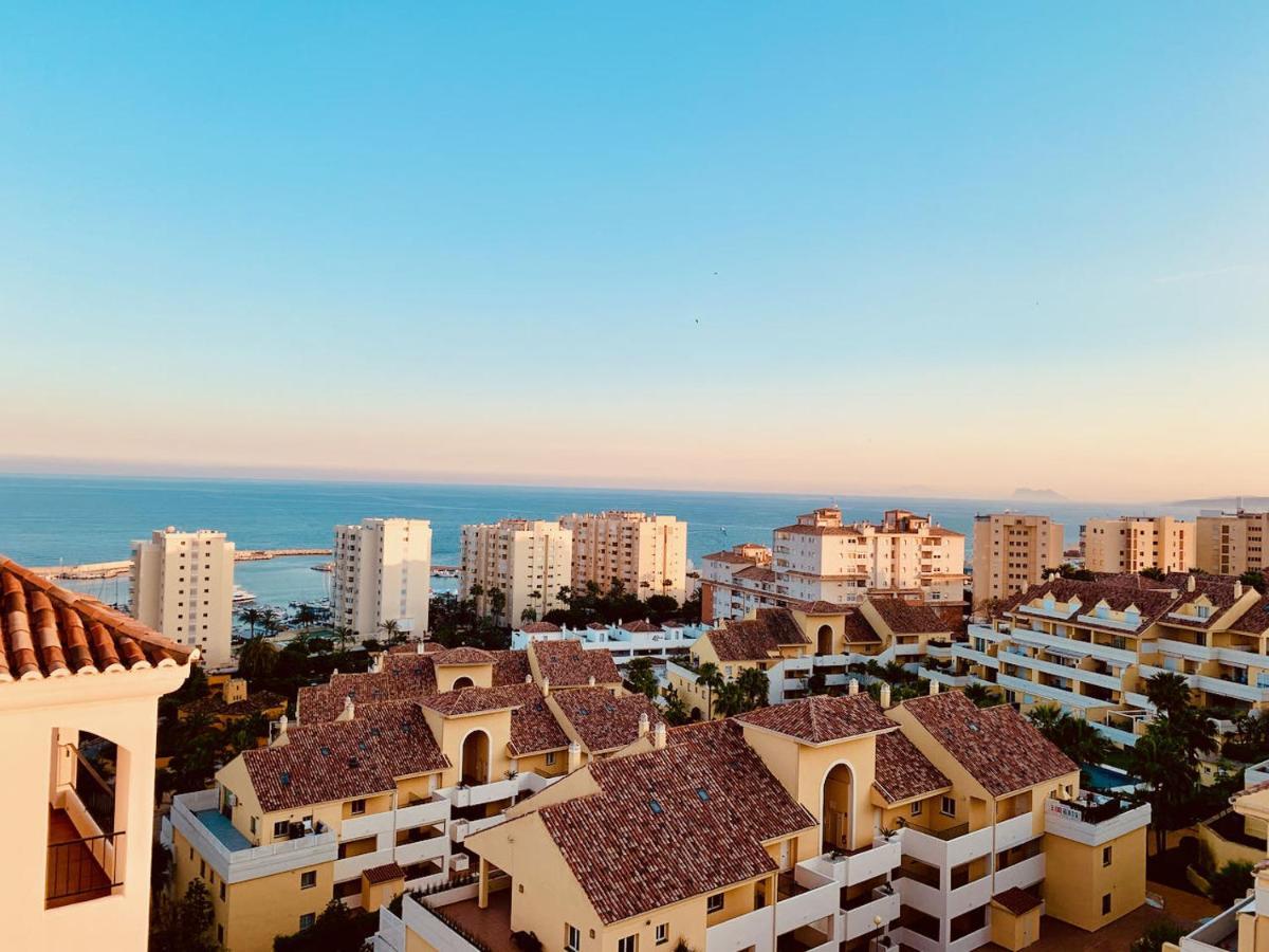 Penthouse Mit Private Dachterrasse Und Blick Auf Das Meer, Berge ,Hafen Estepona Zewnętrze zdjęcie